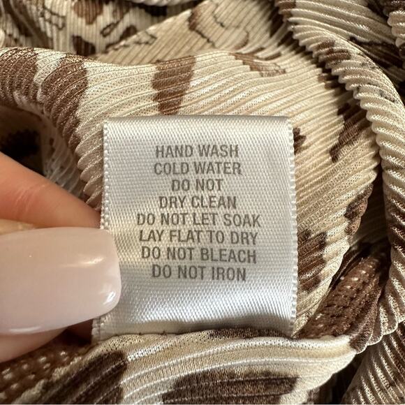 Dressbarn Leopard Print Short Sleeve Top Brown Tan Camel Shirt Plus Sz 3X - Picture 9 of 10